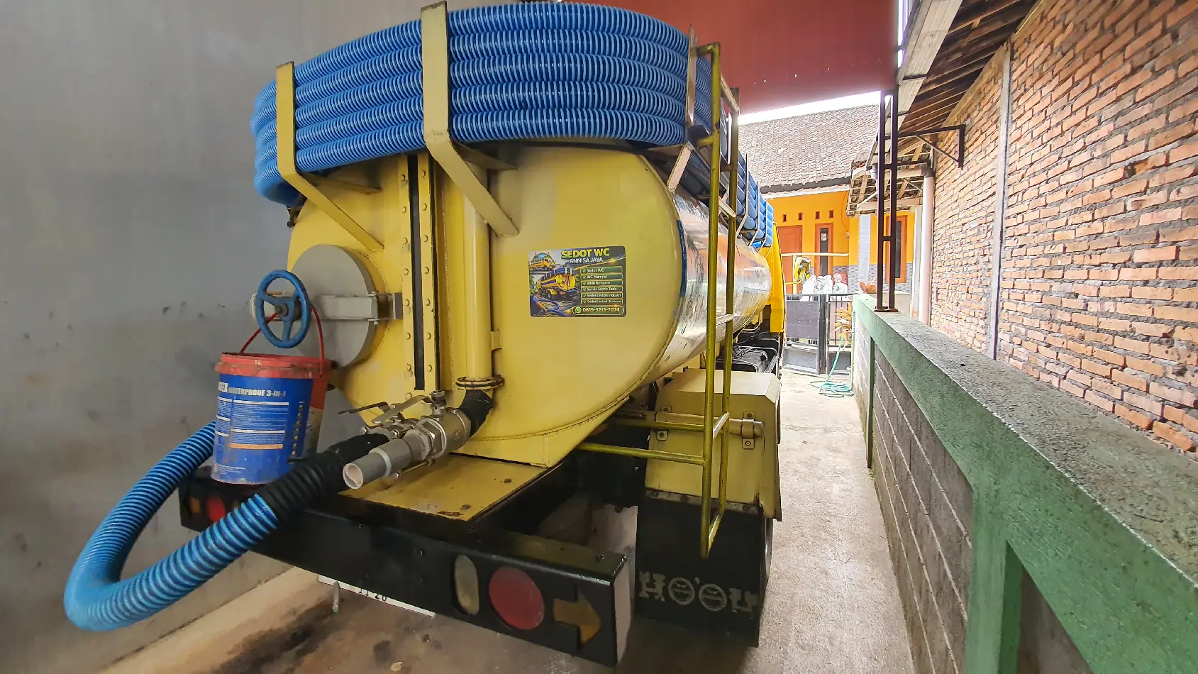 Armada Sedot WC Annisa Jaya